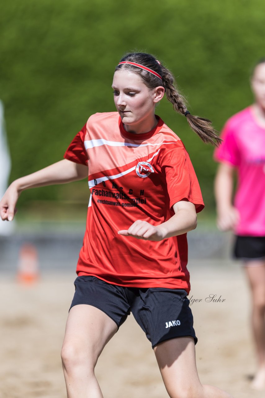 Bild 99 - wBJ/wCJ Beachsoccer Cup